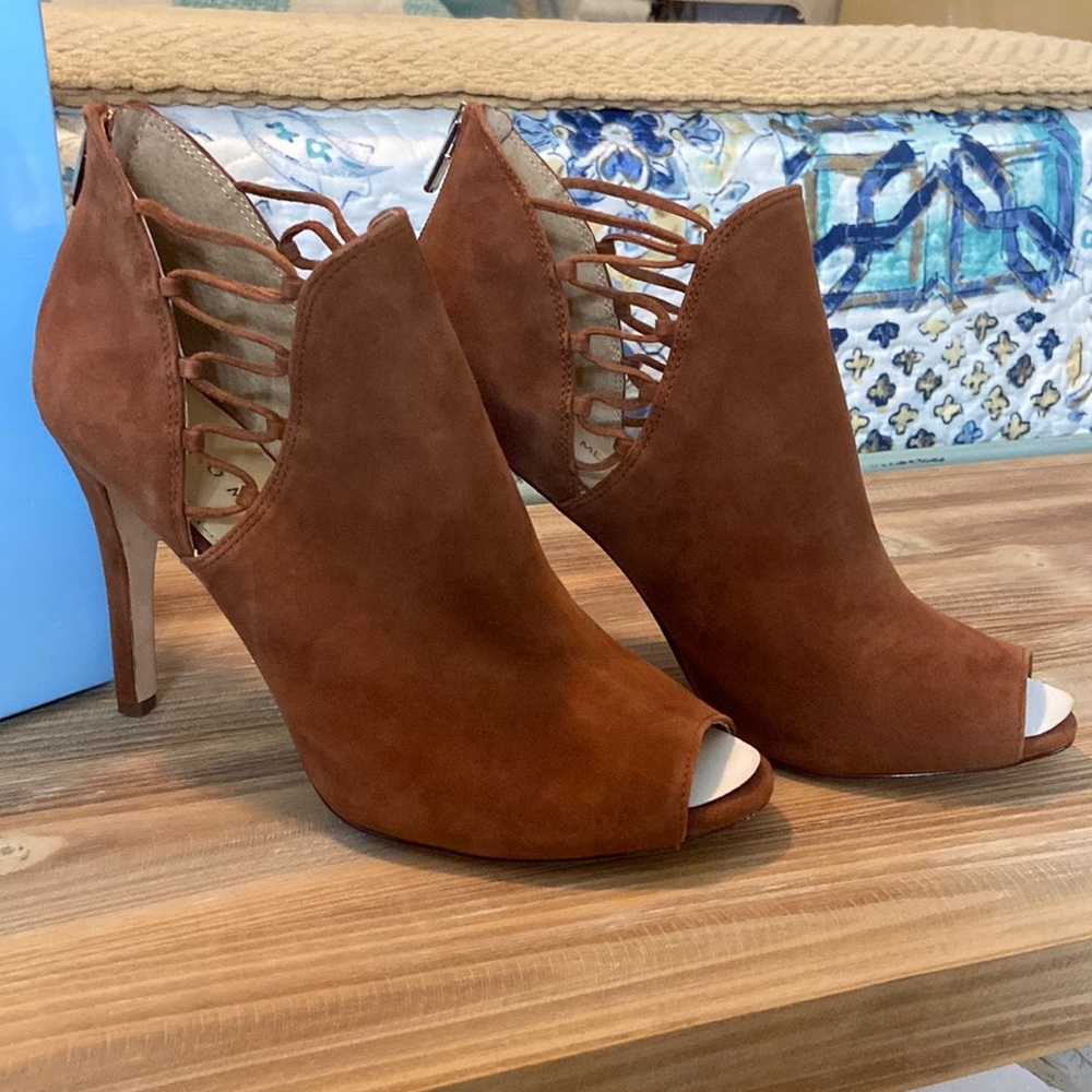 Antonio Melani Bootie Heels Size 9